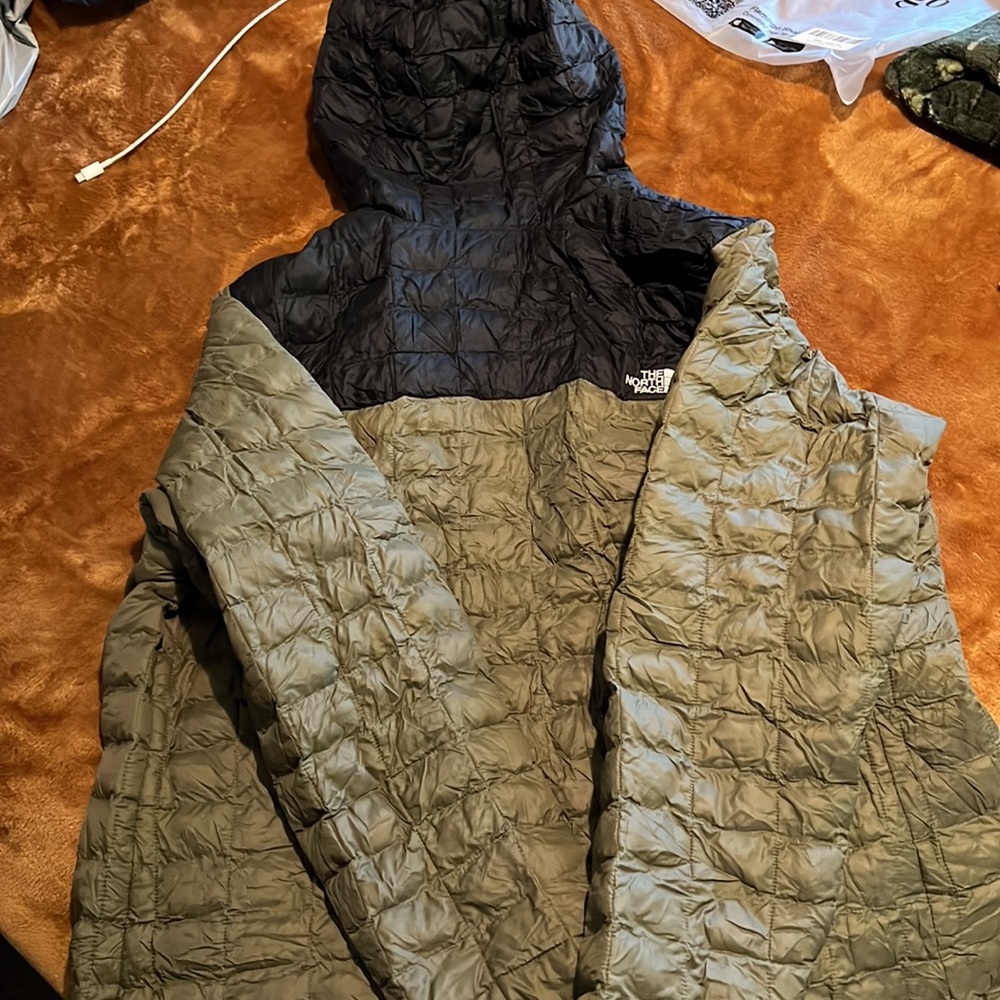 Coat - Picture 3 of 4